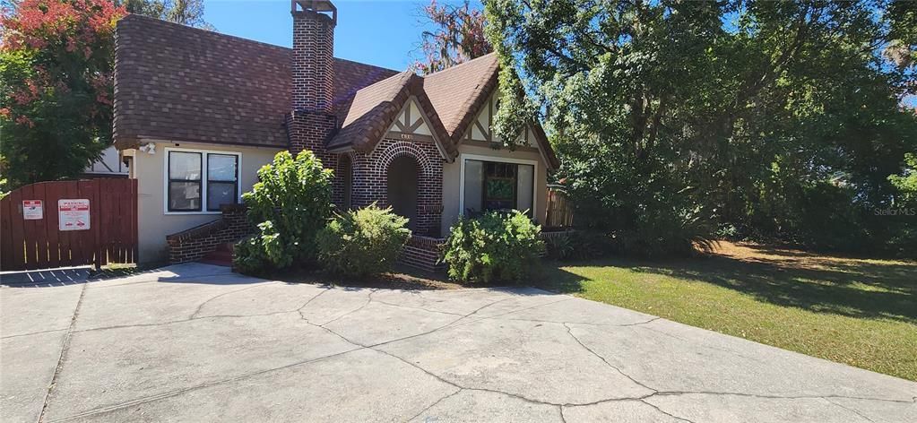 Active With Contract: $765,000 (22 beds, 0 baths, 2879 Square Feet)