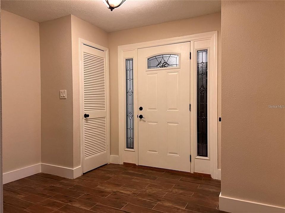 В аренду: $2,350 (3 спален, 2 ванн, 1669 Квадратных фут)