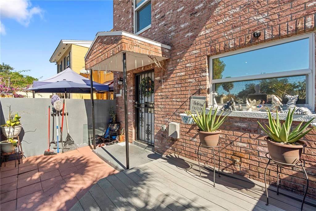 Activo con contrato: $260,000 (2 camas, 1 baños, 1320 Pies cuadrados)