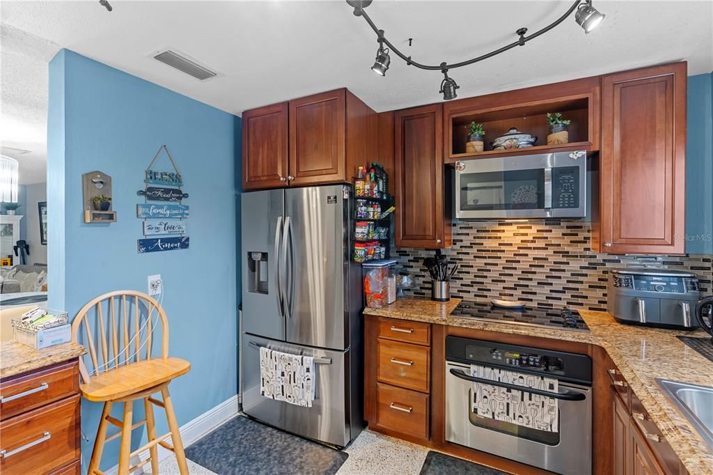 Activo con contrato: $260,000 (2 camas, 1 baños, 1320 Pies cuadrados)