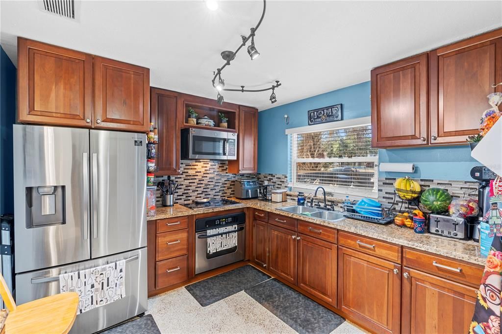 Activo con contrato: $260,000 (2 camas, 1 baños, 1320 Pies cuadrados)