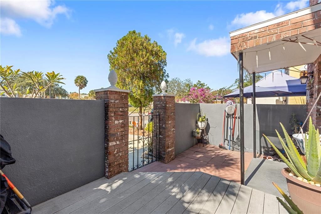 Activo con contrato: $260,000 (2 camas, 1 baños, 1320 Pies cuadrados)