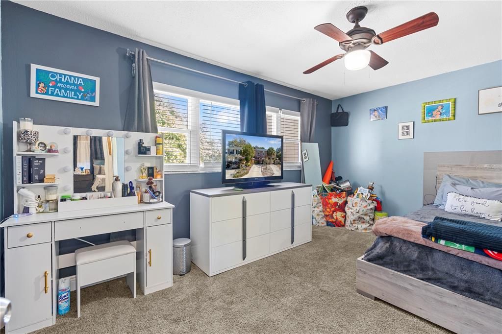 Activo con contrato: $260,000 (2 camas, 1 baños, 1320 Pies cuadrados)