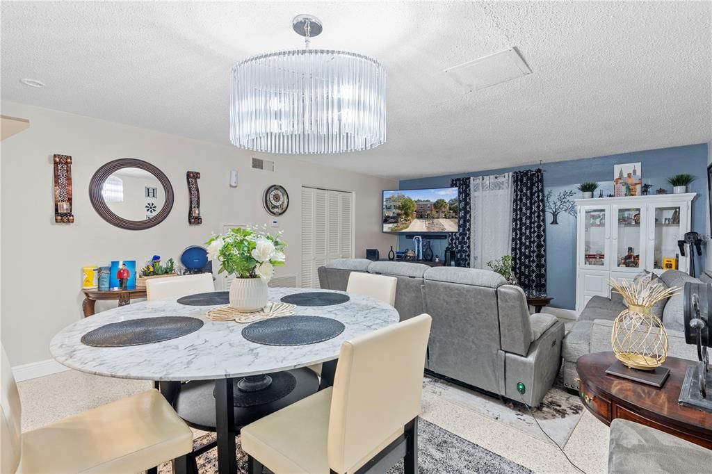 Activo con contrato: $260,000 (2 camas, 1 baños, 1320 Pies cuadrados)