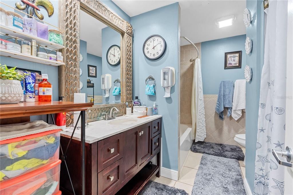 Activo con contrato: $260,000 (2 camas, 1 baños, 1320 Pies cuadrados)