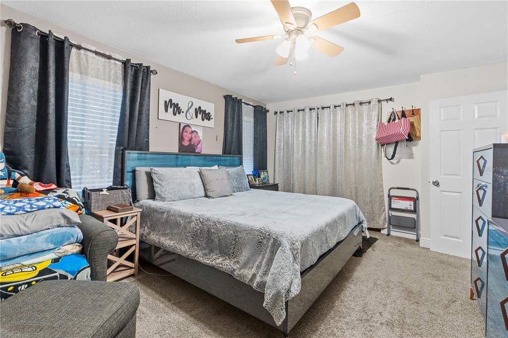 Activo con contrato: $260,000 (2 camas, 1 baños, 1320 Pies cuadrados)