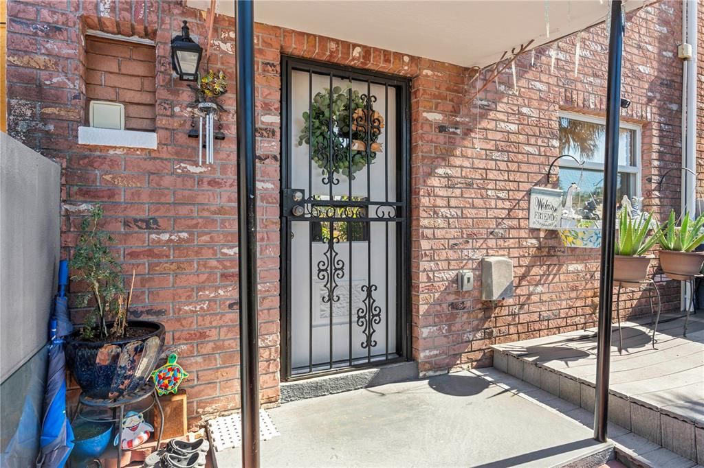 Activo con contrato: $260,000 (2 camas, 1 baños, 1320 Pies cuadrados)