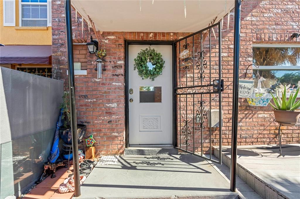 Activo con contrato: $260,000 (2 camas, 1 baños, 1320 Pies cuadrados)