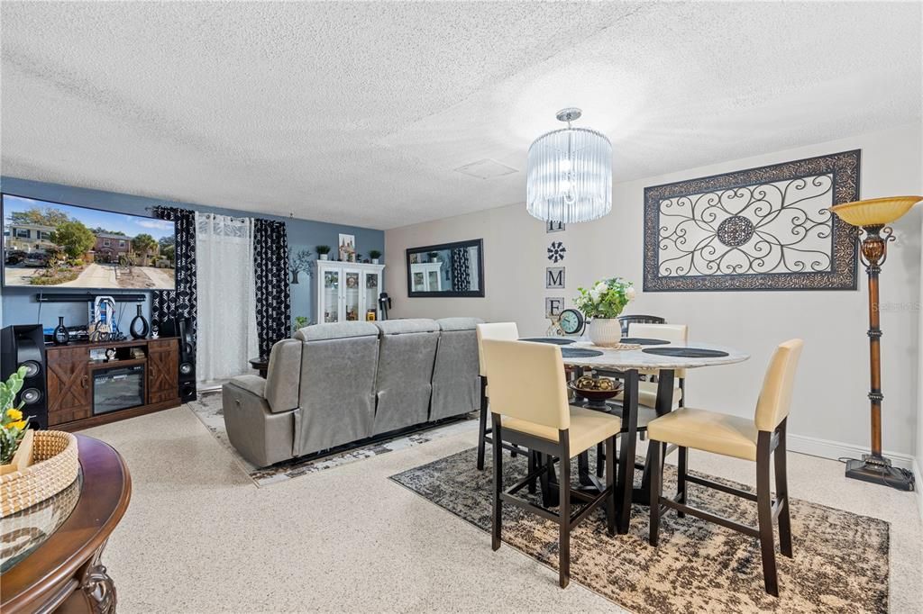 Activo con contrato: $260,000 (2 camas, 1 baños, 1320 Pies cuadrados)