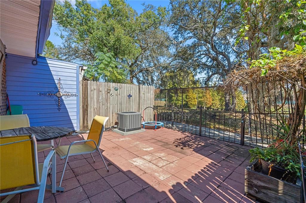 Activo con contrato: $260,000 (2 camas, 1 baños, 1320 Pies cuadrados)