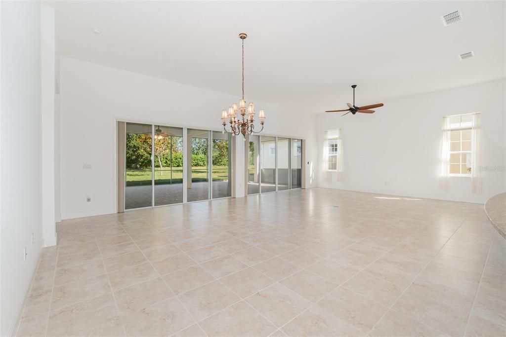 For Sale: $580,000 (3 beds, 2 baths, 3122 Square Feet)