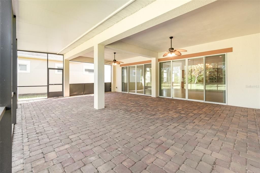 For Sale: $580,000 (3 beds, 2 baths, 3122 Square Feet)