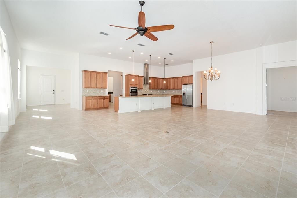 For Sale: $580,000 (3 beds, 2 baths, 3122 Square Feet)