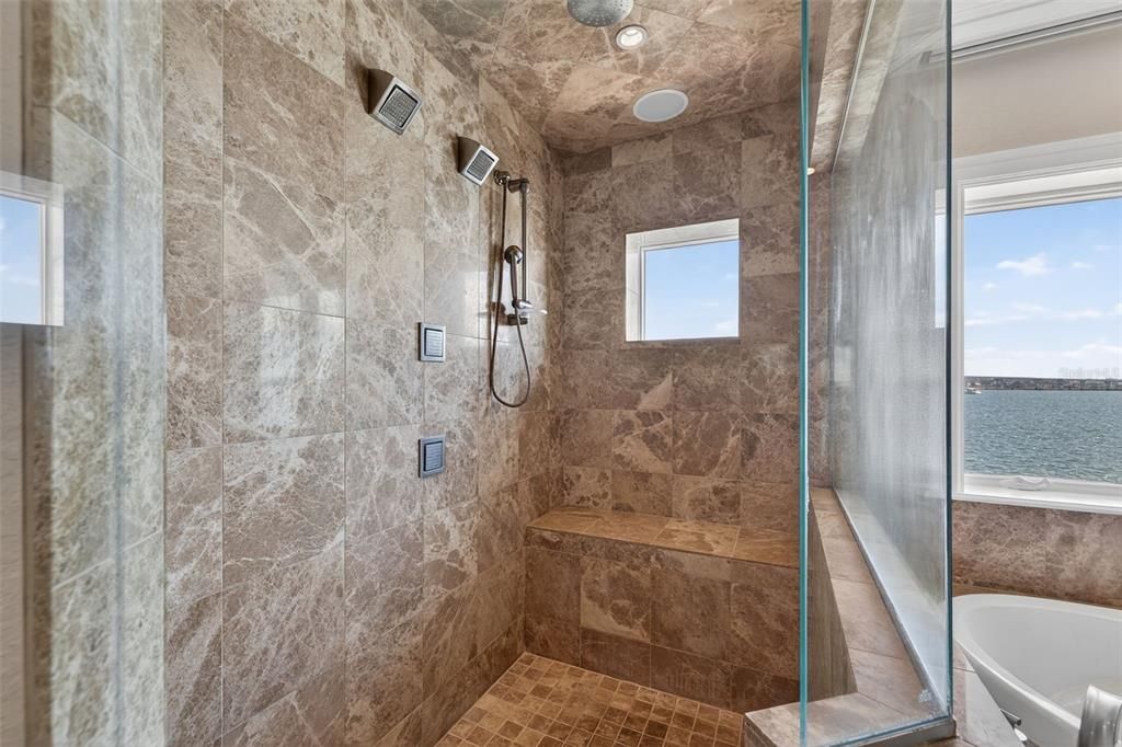 待售: $5,775,000 (5 贝兹, 5 浴室, 5925 平方英尺)