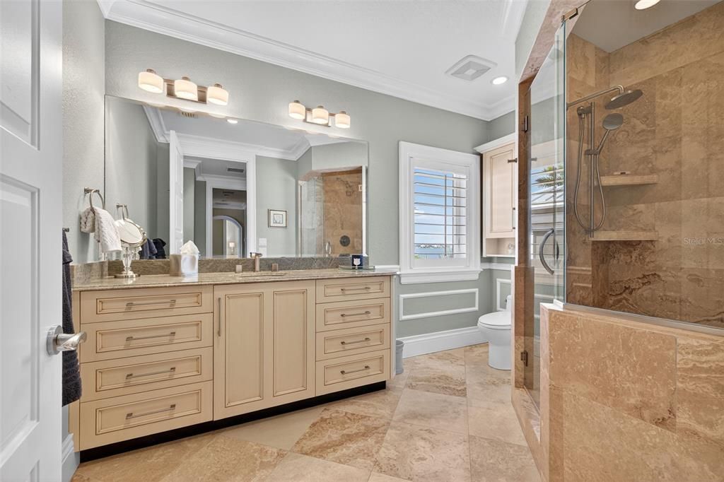 待售: $5,775,000 (5 贝兹, 5 浴室, 5925 平方英尺)