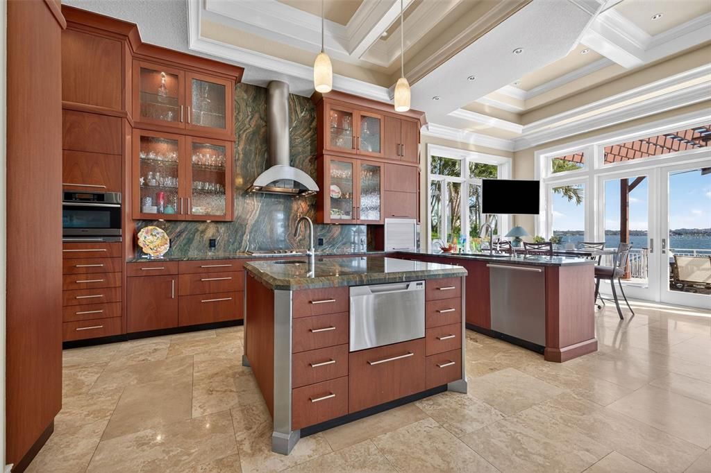 待售: $5,775,000 (5 贝兹, 5 浴室, 5925 平方英尺)