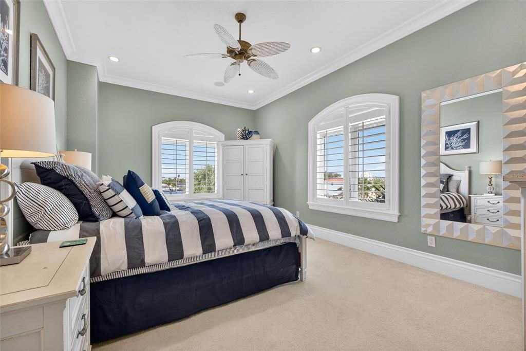 待售: $5,775,000 (5 贝兹, 5 浴室, 5925 平方英尺)