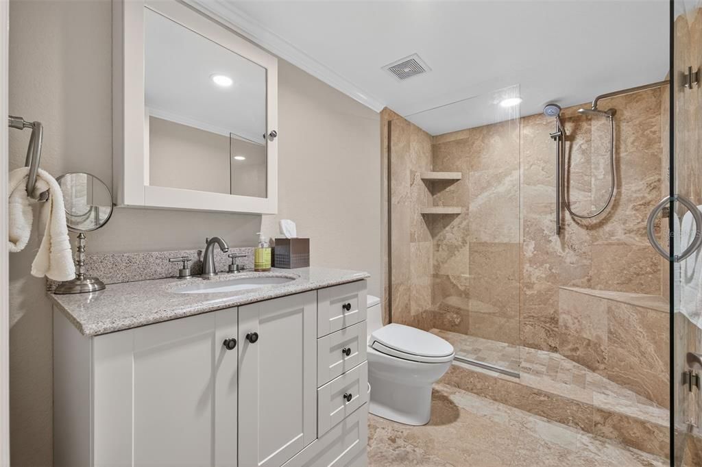 待售: $5,775,000 (5 贝兹, 5 浴室, 5925 平方英尺)