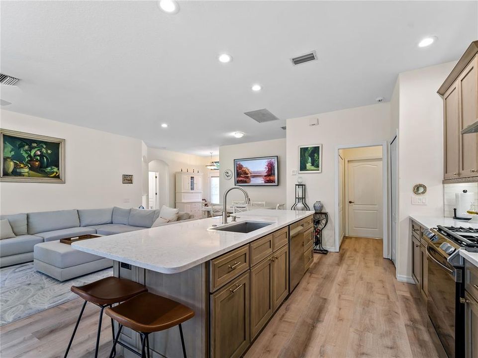 For Sale: $495,000 (3 beds, 2 baths, 1586 Square Feet)