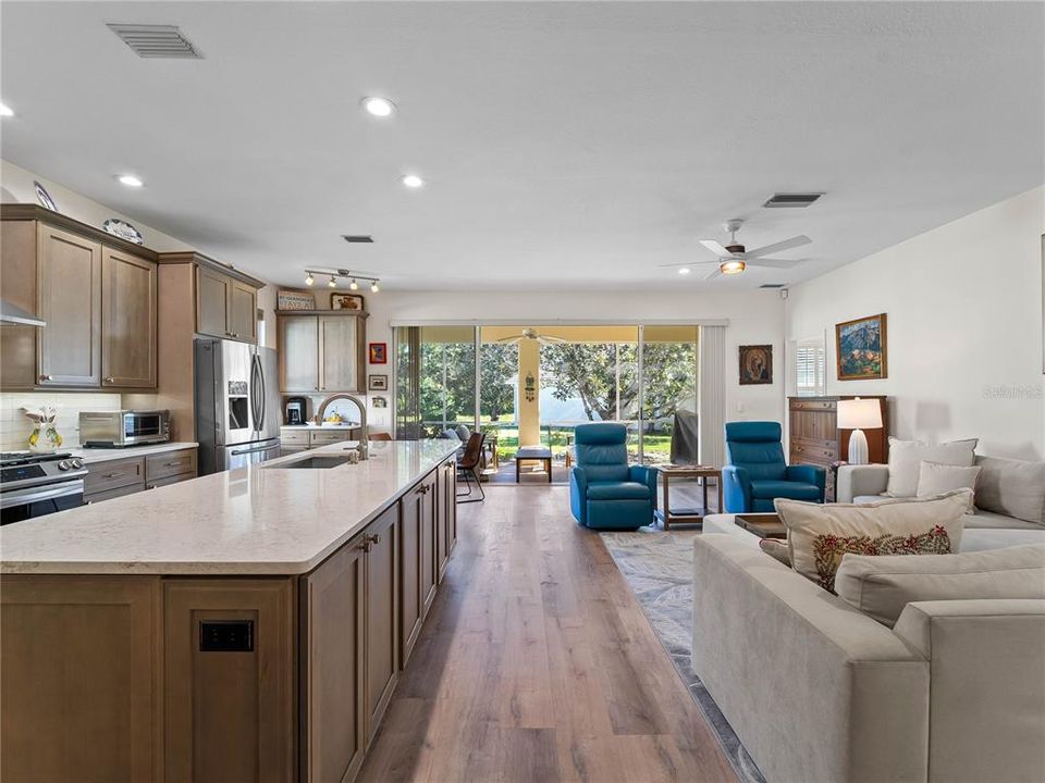 For Sale: $495,000 (3 beds, 2 baths, 1586 Square Feet)