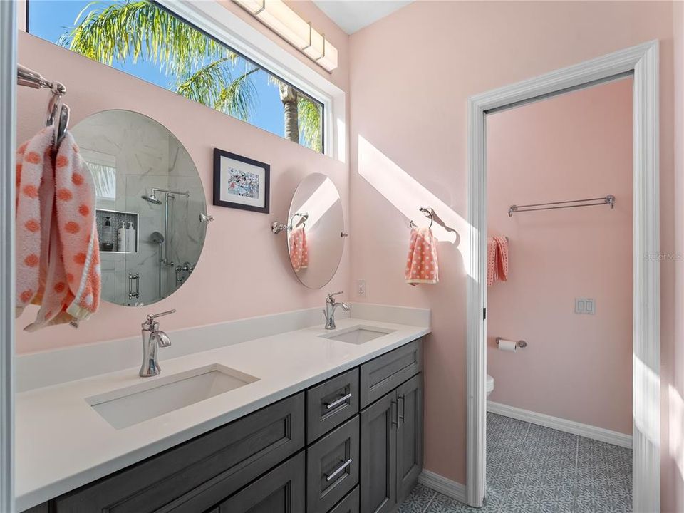 For Sale: $495,000 (3 beds, 2 baths, 1586 Square Feet)