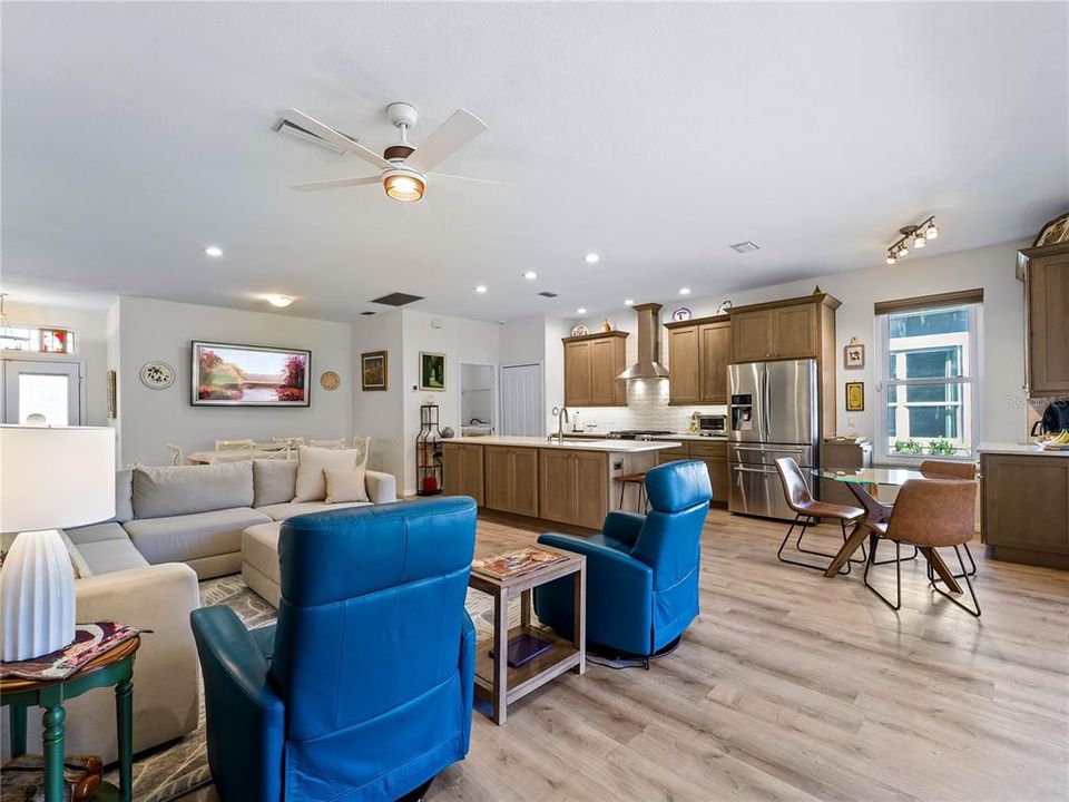 For Sale: $495,000 (3 beds, 2 baths, 1586 Square Feet)