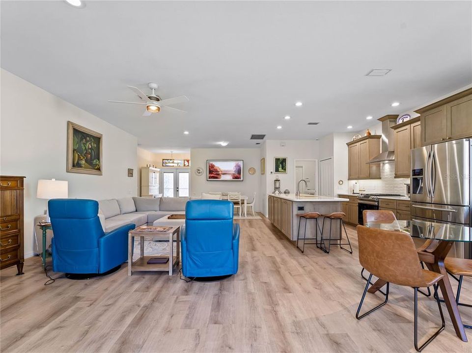 For Sale: $495,000 (3 beds, 2 baths, 1586 Square Feet)