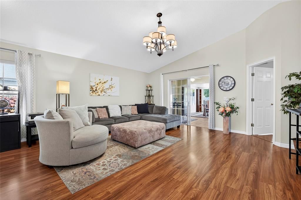 For Sale: $399,000 (3 beds, 2 baths, 1630 Square Feet)