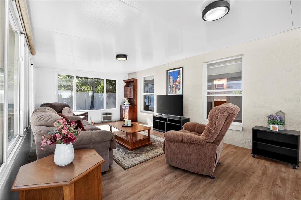 For Sale: $399,000 (3 beds, 2 baths, 1630 Square Feet)