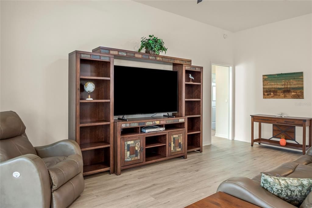 For Sale: $409,000 (3 beds, 2 baths, 1766 Square Feet)