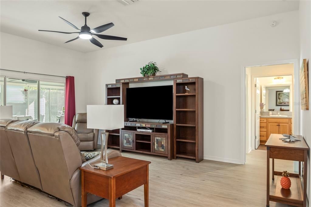 For Sale: $409,000 (3 beds, 2 baths, 1766 Square Feet)