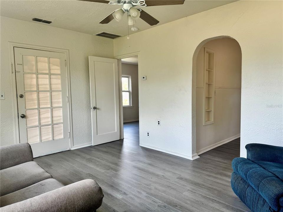En Venta: $325,000 (2 camas, 0 baños, 1652 Pies cuadrados)