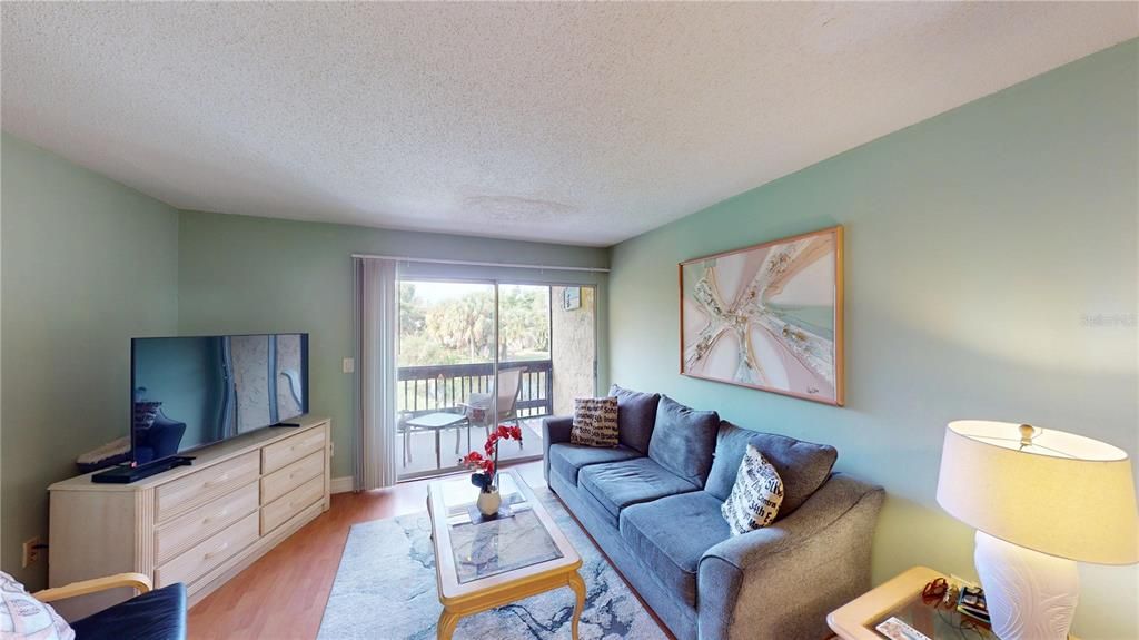 待售: $169,900 (1 贝兹, 1 浴室, 555 平方英尺)