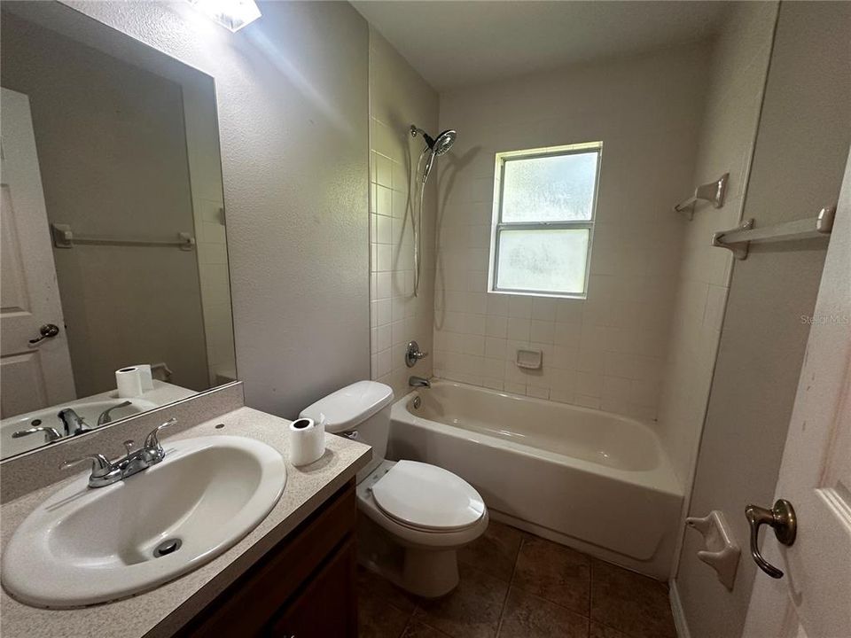 For Rent: $1,575 (3 beds, 2 baths, 1571 Square Feet)