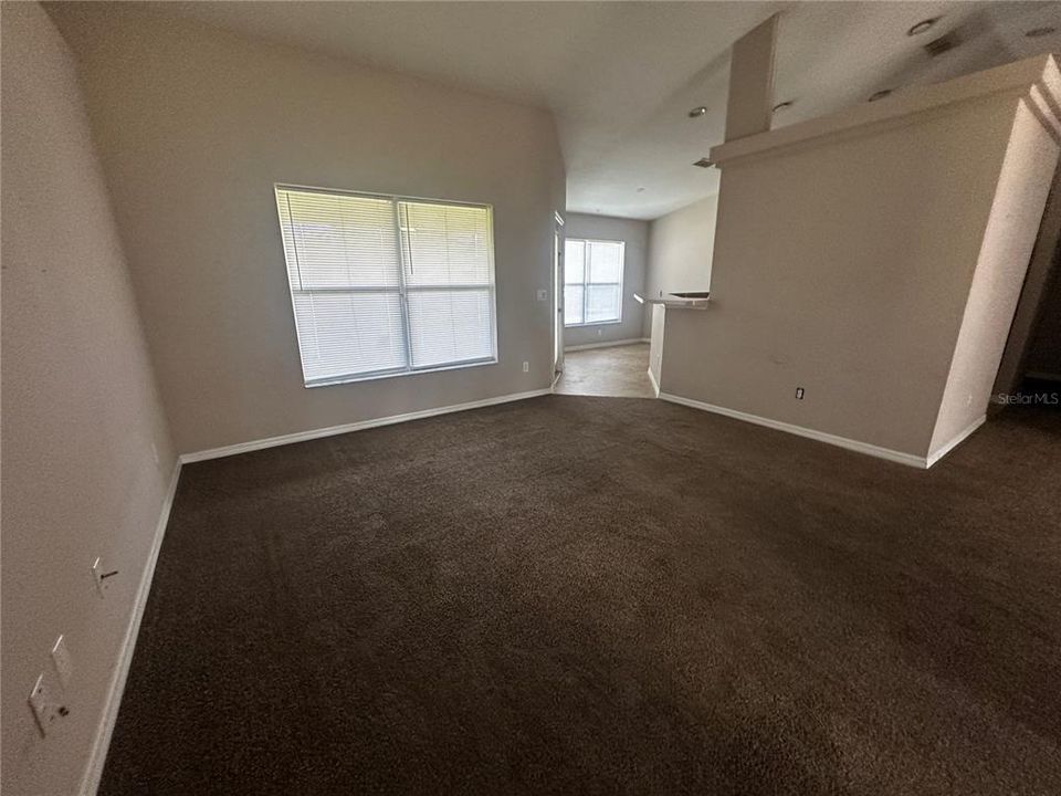 For Rent: $1,575 (3 beds, 2 baths, 1571 Square Feet)