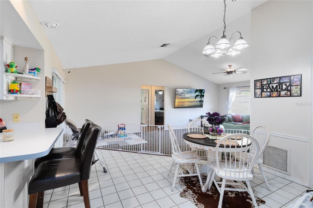 На продажу: $525,000 (3 спален, 2 ванн, 2045 Квадратных фут)