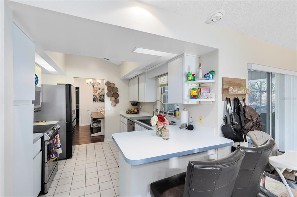 На продажу: $525,000 (3 спален, 2 ванн, 2045 Квадратных фут)