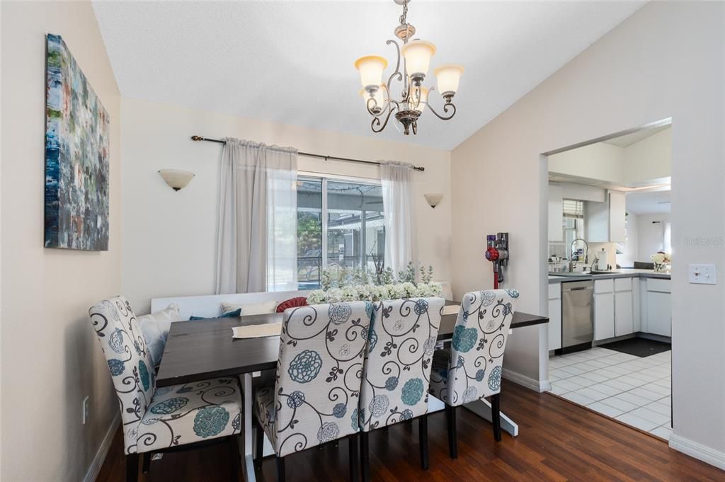 На продажу: $525,000 (3 спален, 2 ванн, 2045 Квадратных фут)