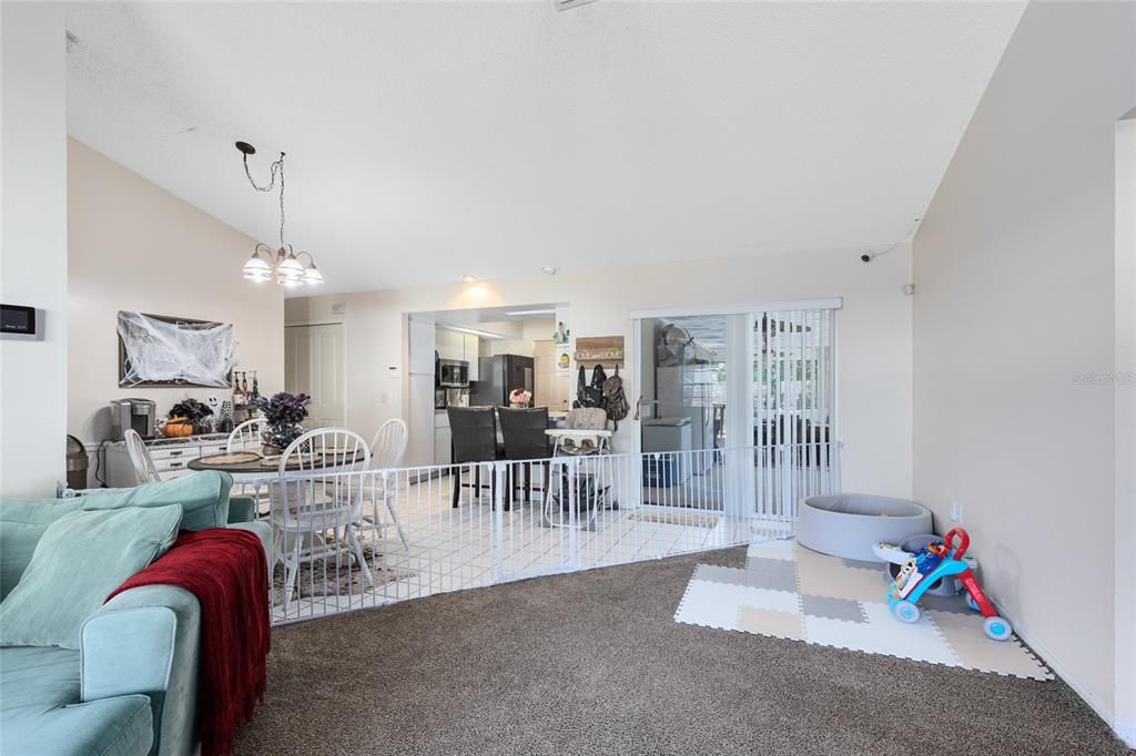 На продажу: $525,000 (3 спален, 2 ванн, 2045 Квадратных фут)