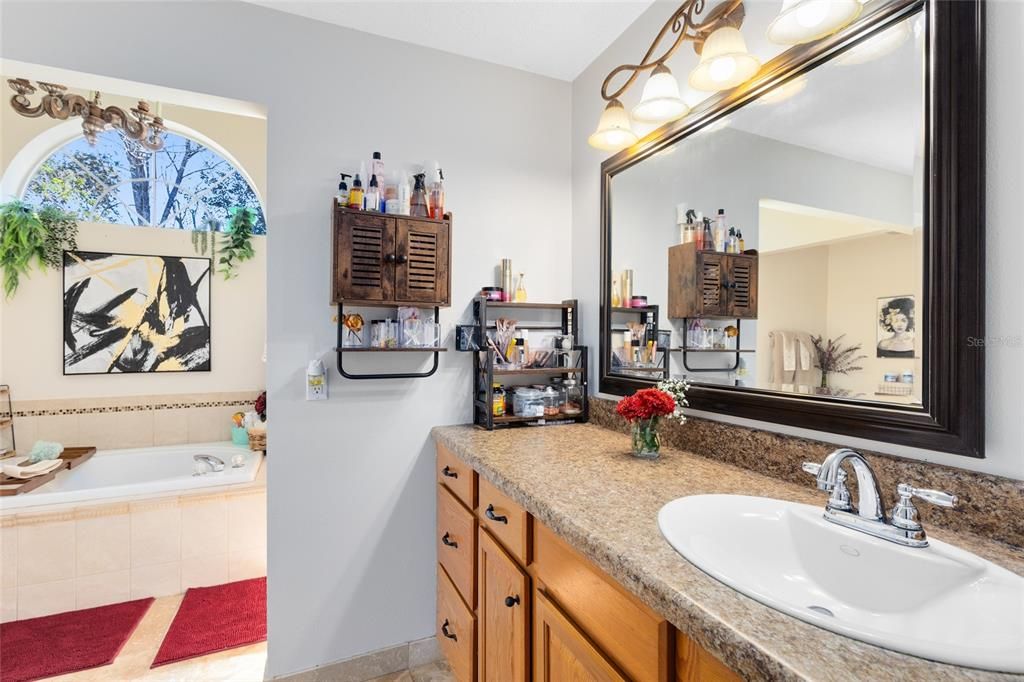 На продажу: $525,000 (3 спален, 2 ванн, 2045 Квадратных фут)