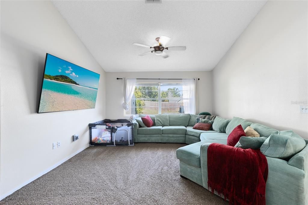 На продажу: $525,000 (3 спален, 2 ванн, 2045 Квадратных фут)