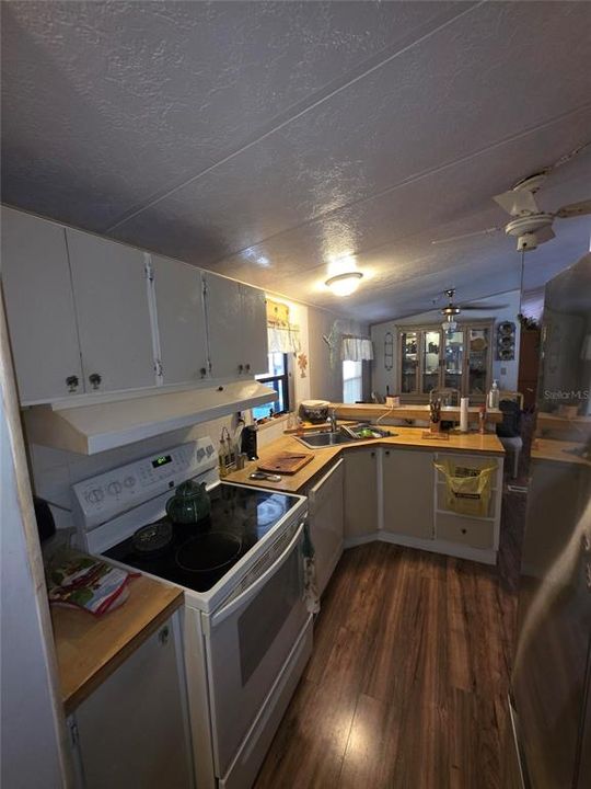 For Sale: $98,000 (2 beds, 2 baths, 1872 Square Feet)