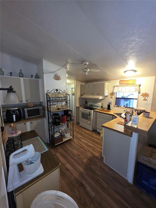 For Sale: $98,000 (2 beds, 2 baths, 1872 Square Feet)