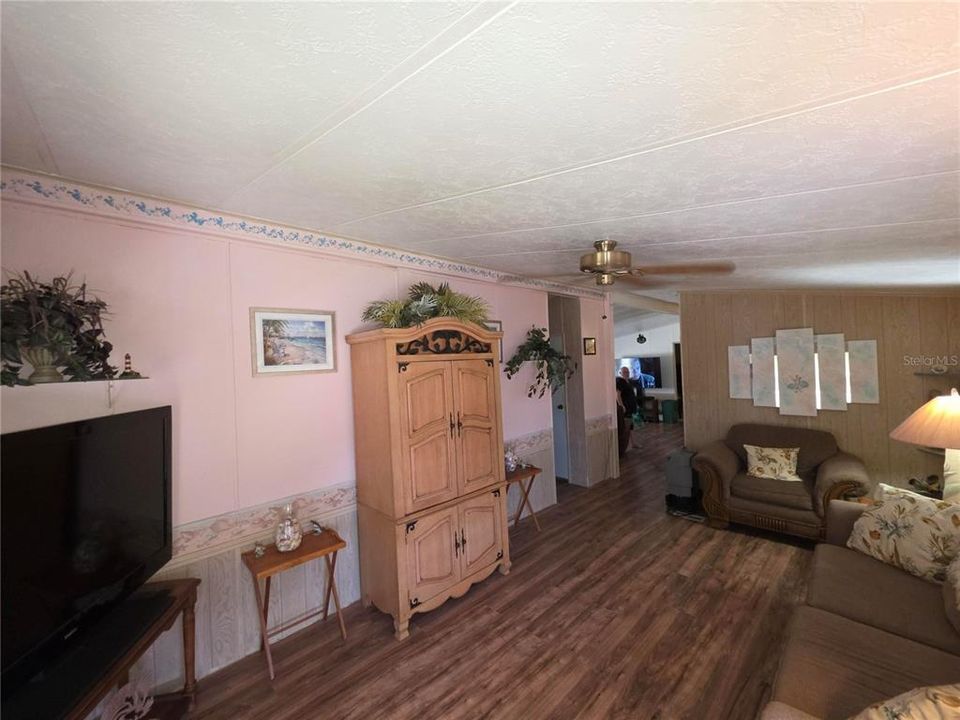 For Sale: $98,000 (2 beds, 2 baths, 1872 Square Feet)