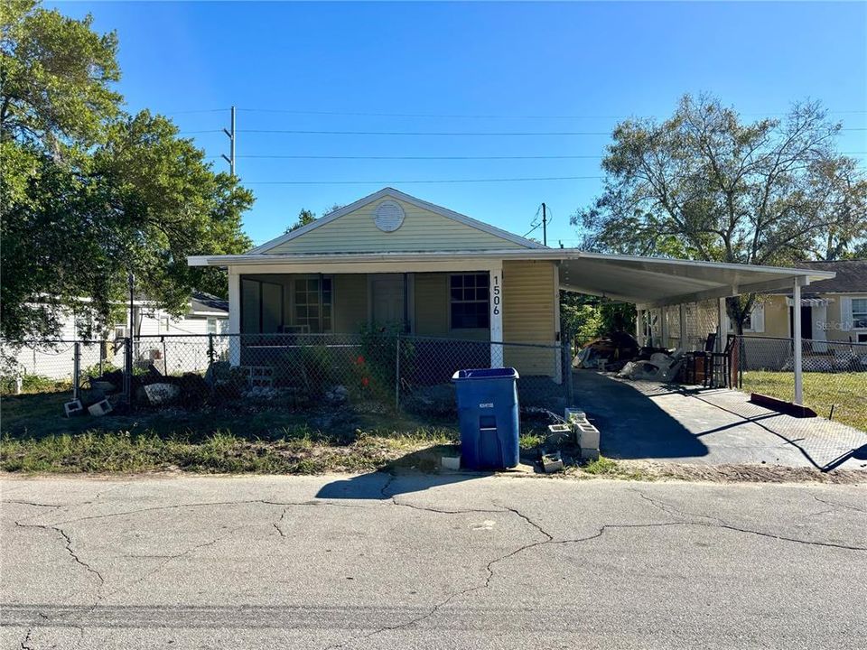 For Sale: $69,000 (2 beds, 1 baths, 725 Square Feet)