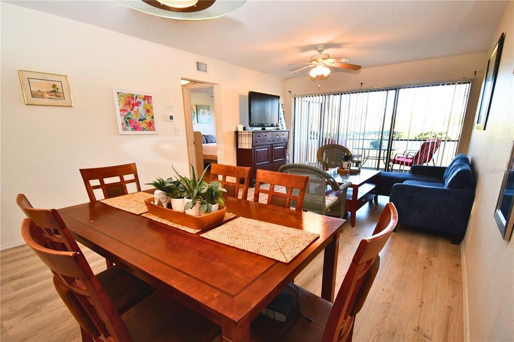 待售: $169,000 (2 贝兹, 2 浴室, 1050 平方英尺)