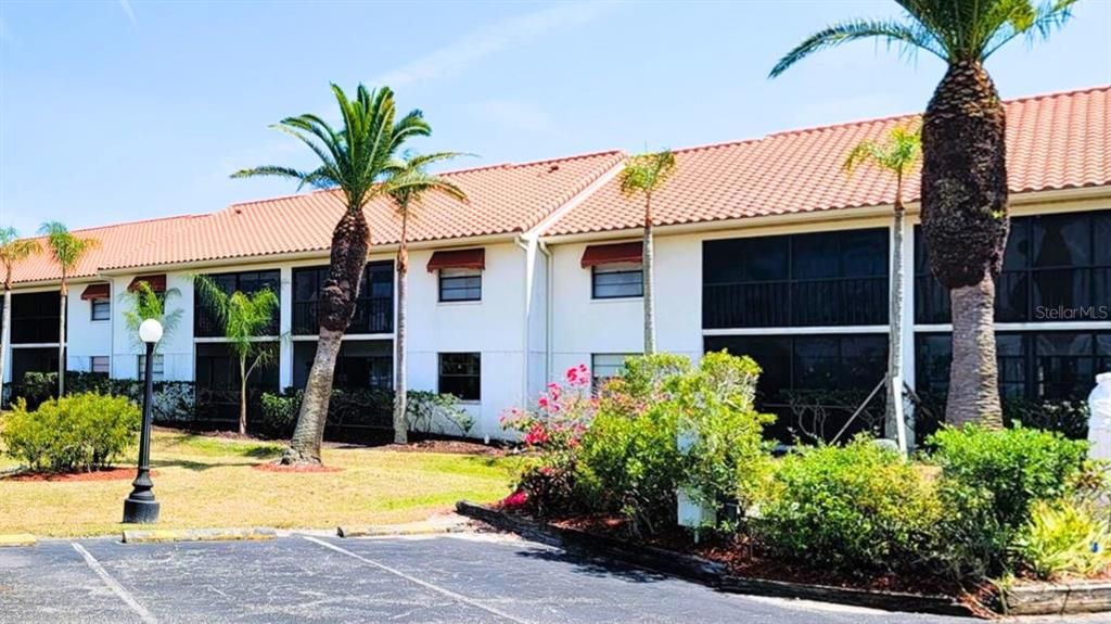 待售: $169,000 (2 贝兹, 2 浴室, 1050 平方英尺)