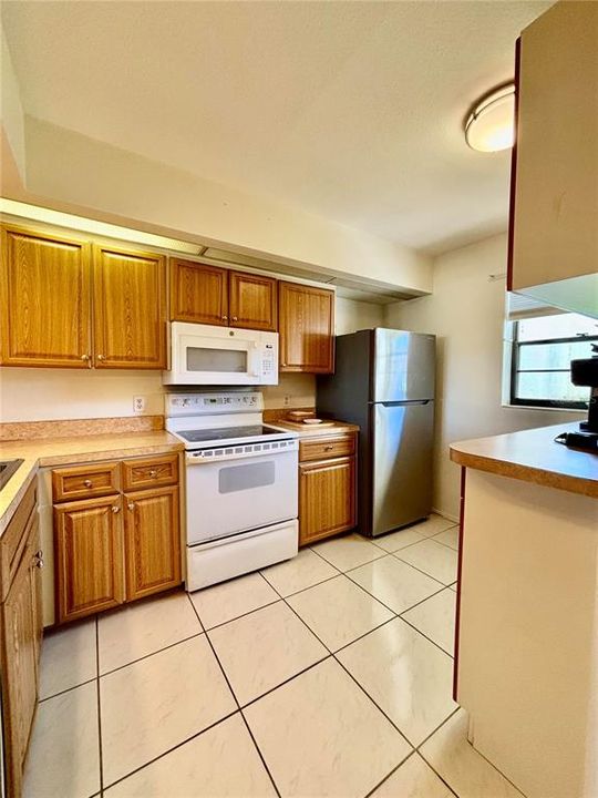 待售: $169,000 (2 贝兹, 2 浴室, 1050 平方英尺)