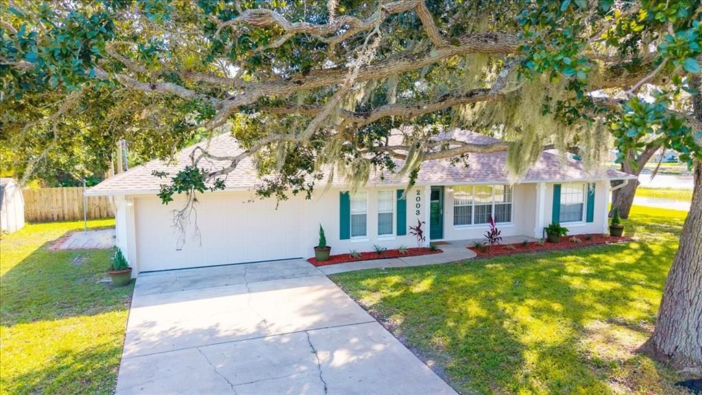 Activo con contrato: $285,000 (3 camas, 2 baños, 1704 Pies cuadrados)