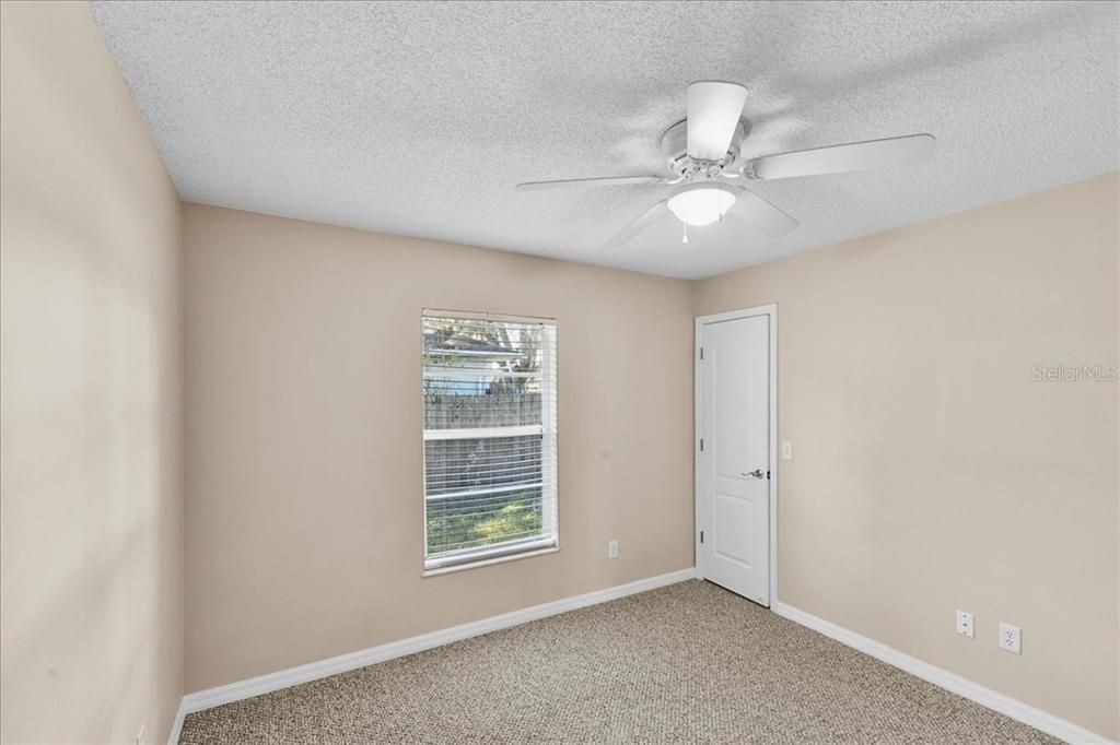 Activo con contrato: $285,000 (3 camas, 2 baños, 1704 Pies cuadrados)